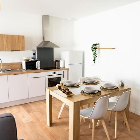 Spacieux Appartement Avec Parking Prive A Saumur Luaran gambar