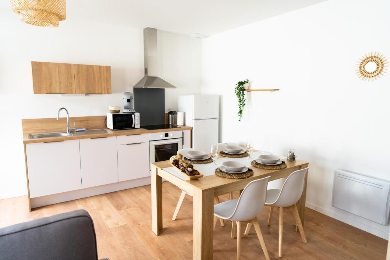 Spacieux Appartement Avec Parking Prive A Saumur Luaran gambar